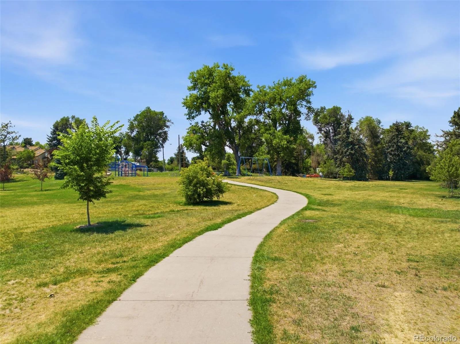 645 Cody Court Lakewood CO 80215 MLS #REC6958827 07142026040844 1600 38