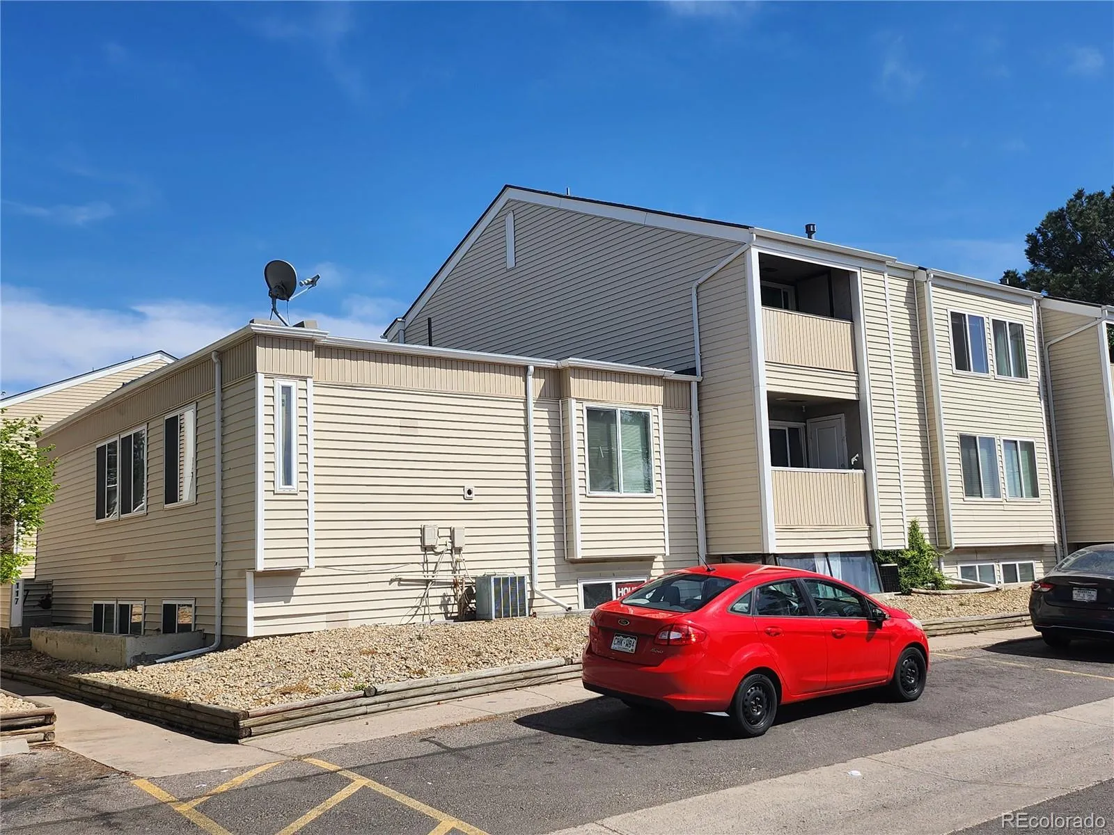 10722 E Exposition Avenue #117 Aurora CO 80012 MLS #REC6960618 04222026192110 1600 20