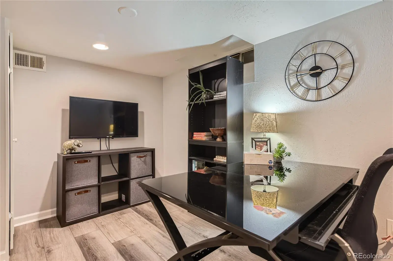 09102025043313 1600 19