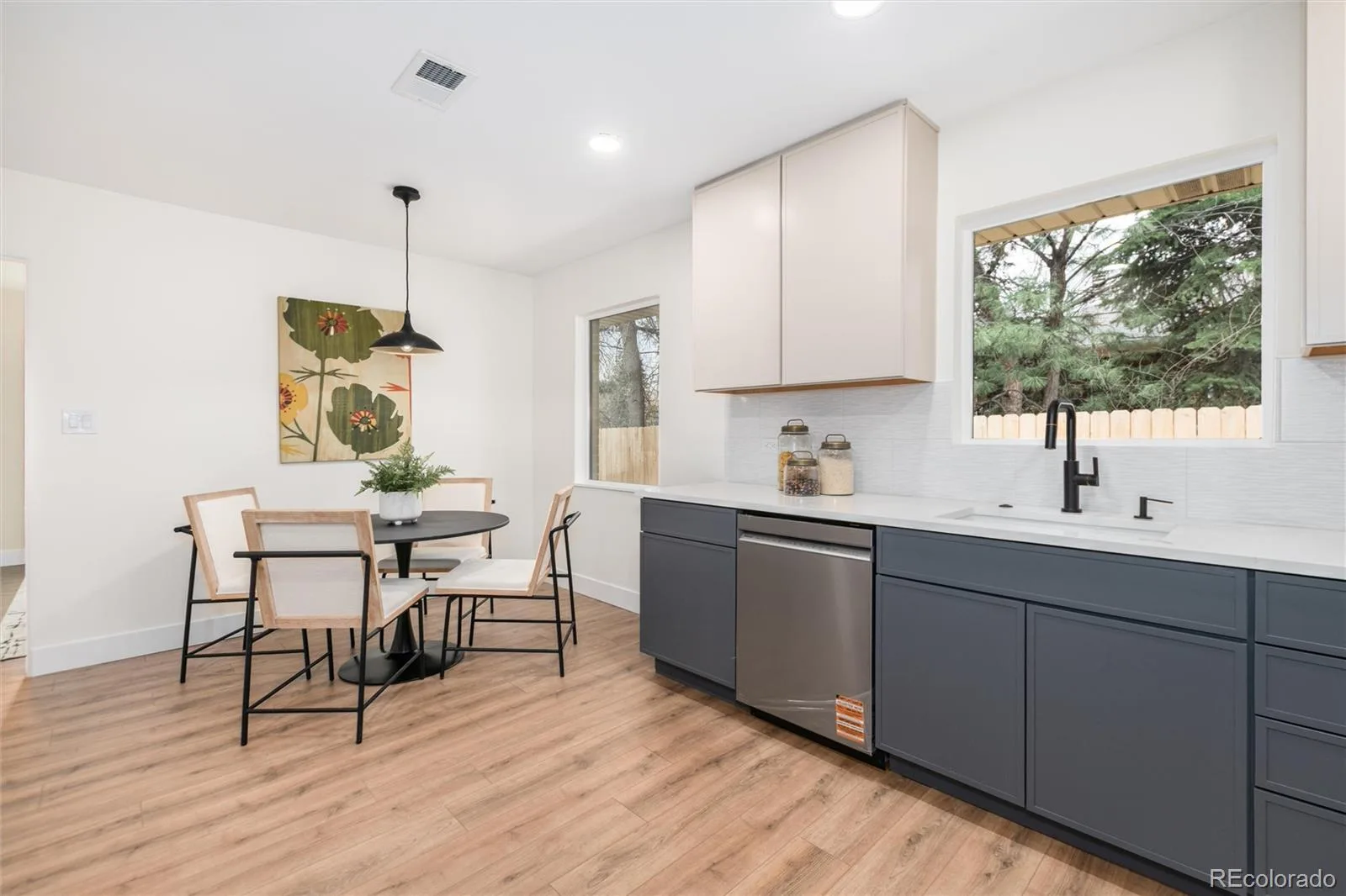 2015 Monaco Parkway Denver CO 80207 | MLS #REC6965142 09222026192847 1600 27