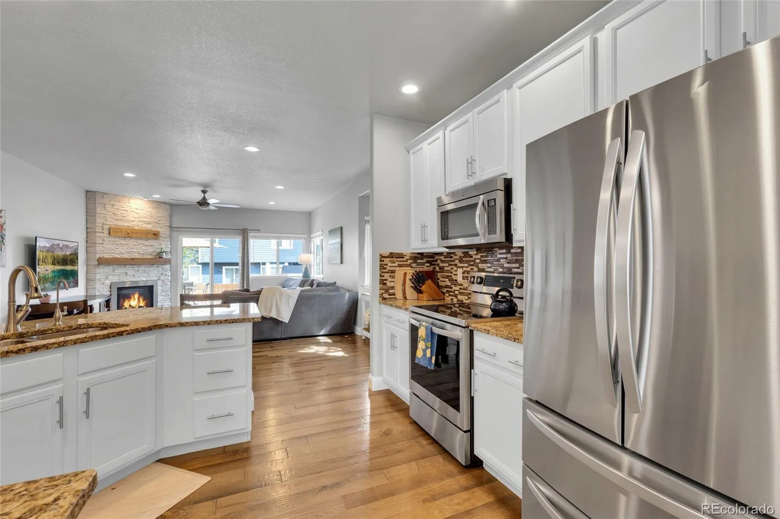 04082026230632 1600 16