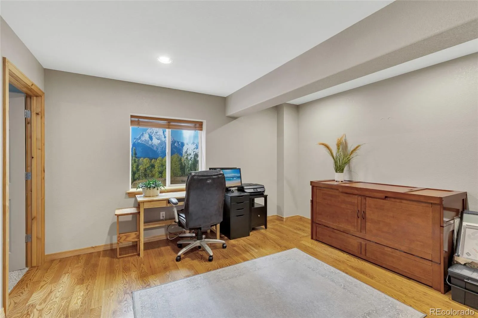 04082026230632 1600 21