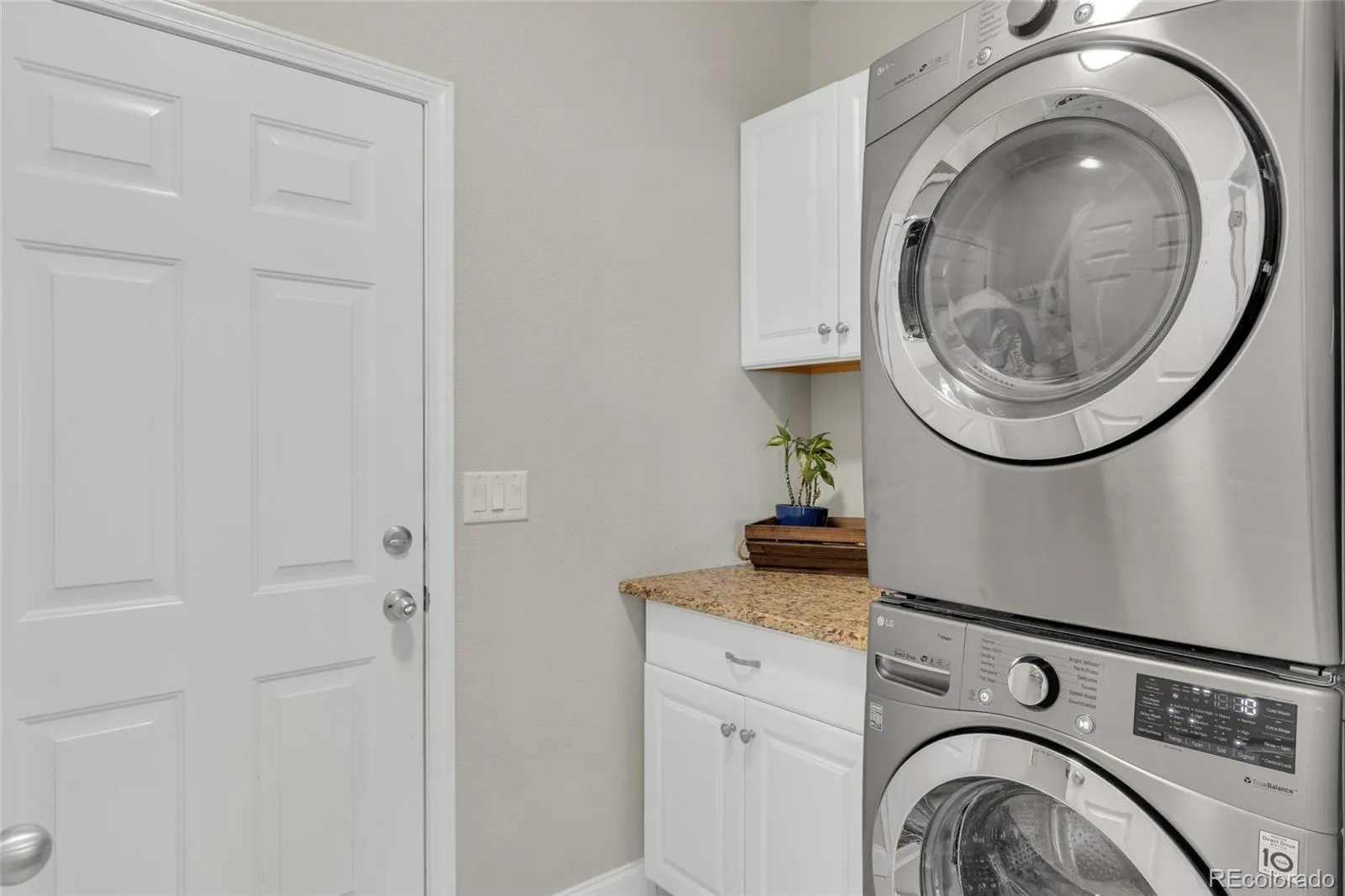 04082026230632 1600 22