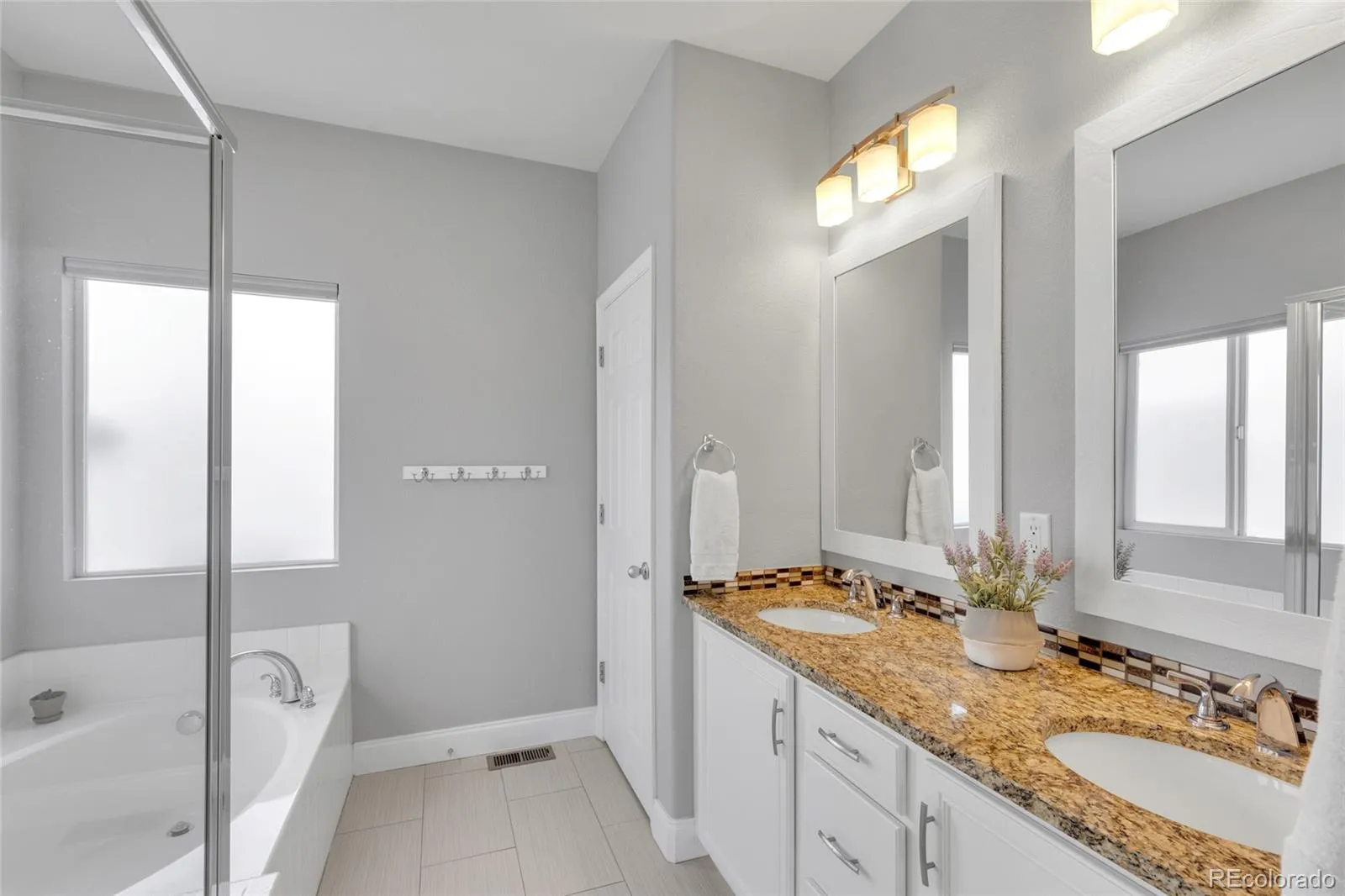 04082026230632 1600 25