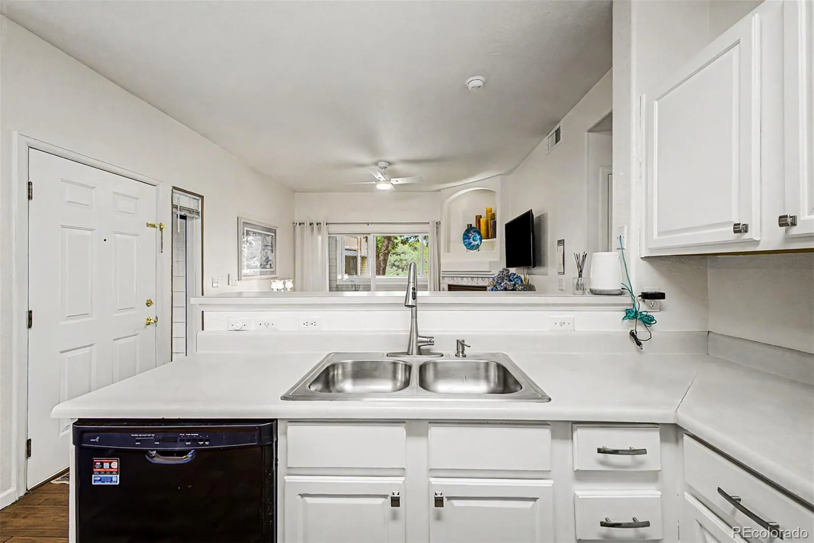 4875 S Balsam Way #7-101 Littleton CO 80123 | MLS #REC6967612 07212026224614 1600 8