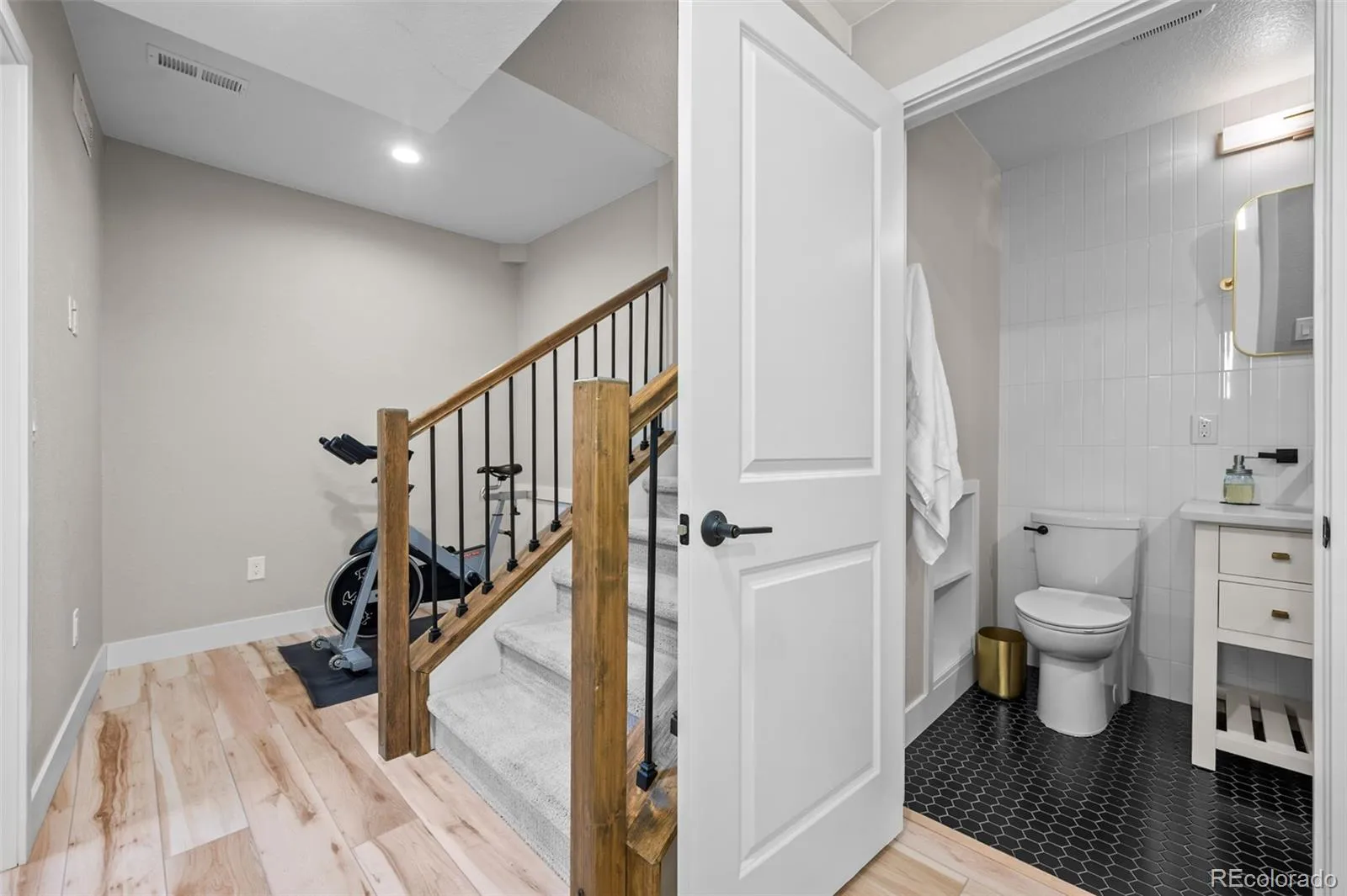 04172026201057 1600 33