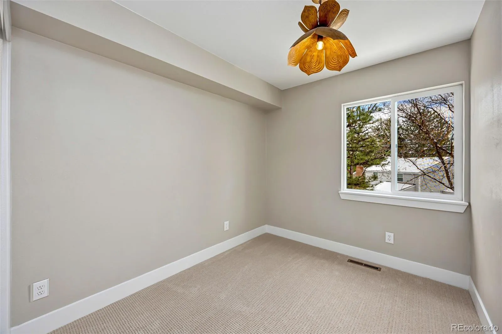 7128 S Glencoe Court Centennial CO 80122 MLS #REC6968620 05142026234538 1600 22