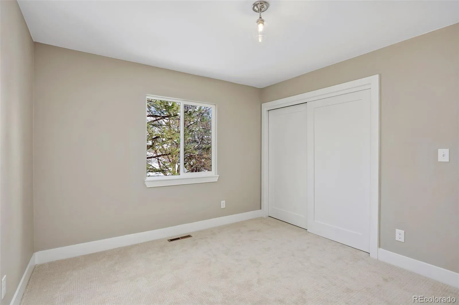 7128 S Glencoe Court Centennial CO 80122 MLS #REC6968620 05142026234538 1600 24