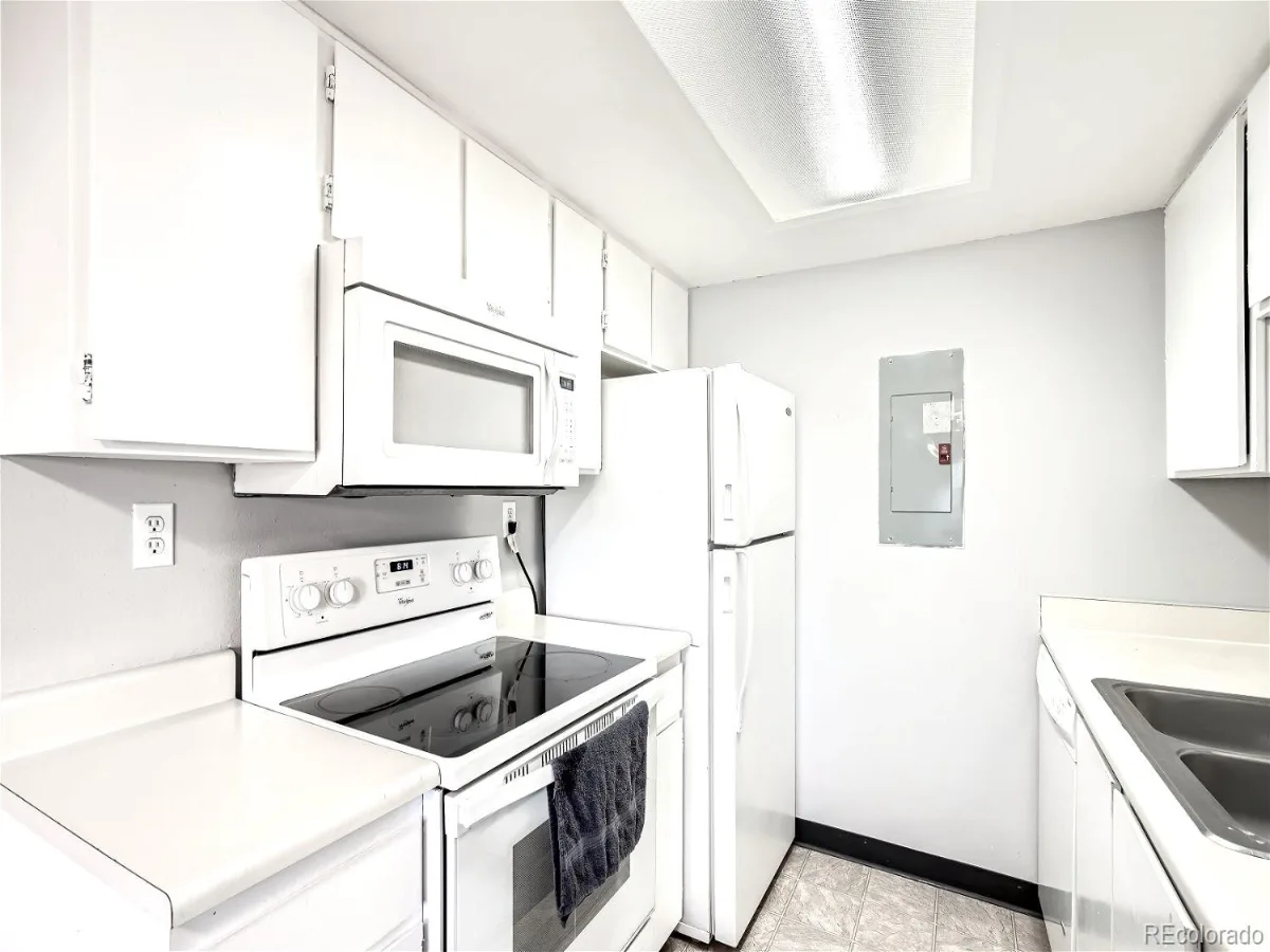 2201 Sable Boulevard #1008 Aurora CO 80011 | MLS #REC6968990 08222026232332 1200 5