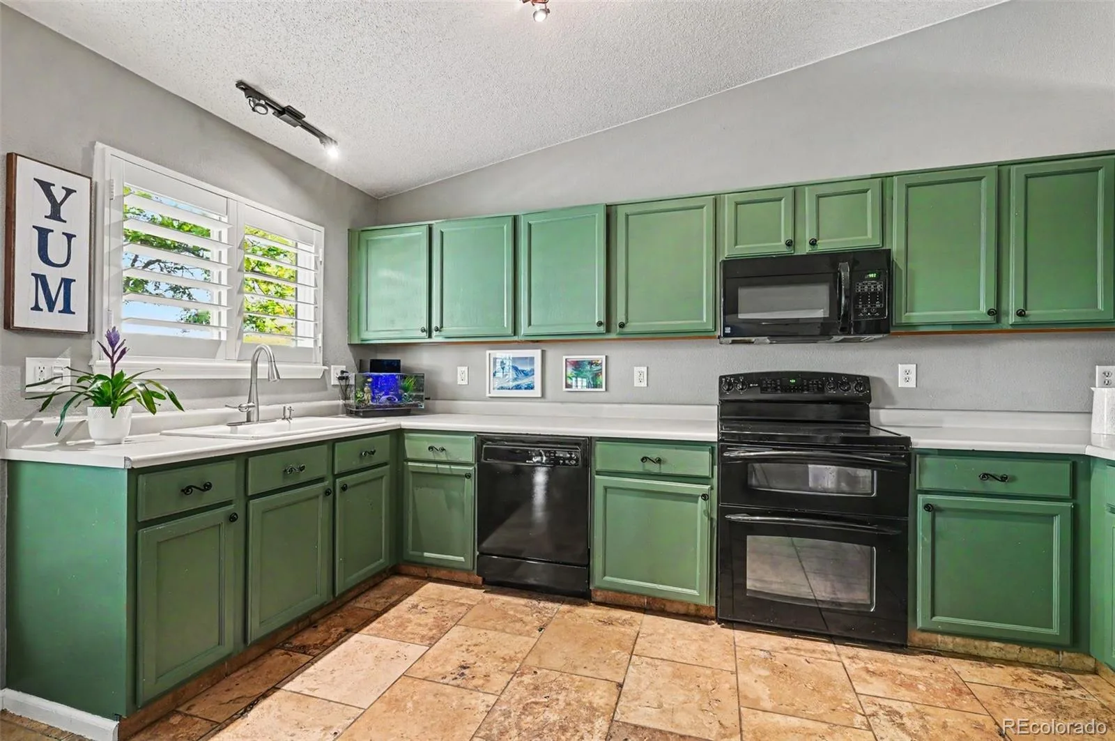 10299 Woodrose Lane Littleton CO 80129 | MLS #REC6969784 08292026183412 1600 5