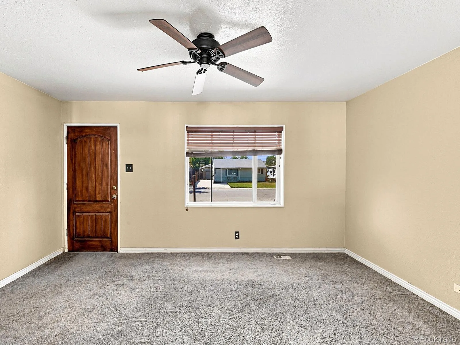 6460 Glencoe Street Commerce City CO 80022 | MLS #REC6971359 08122026190036 1600 2