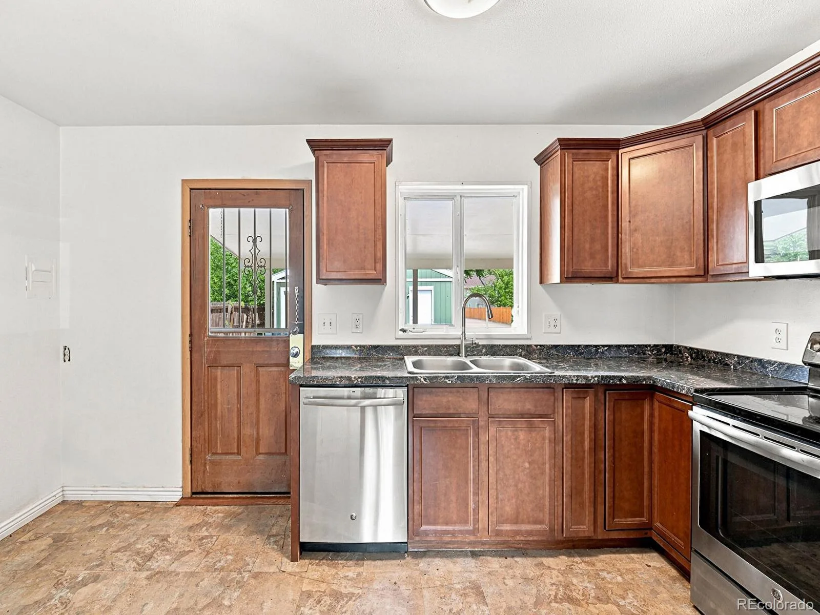 6460 Glencoe Street Commerce City CO 80022 | MLS #REC6971359 08122026190036 1600 5