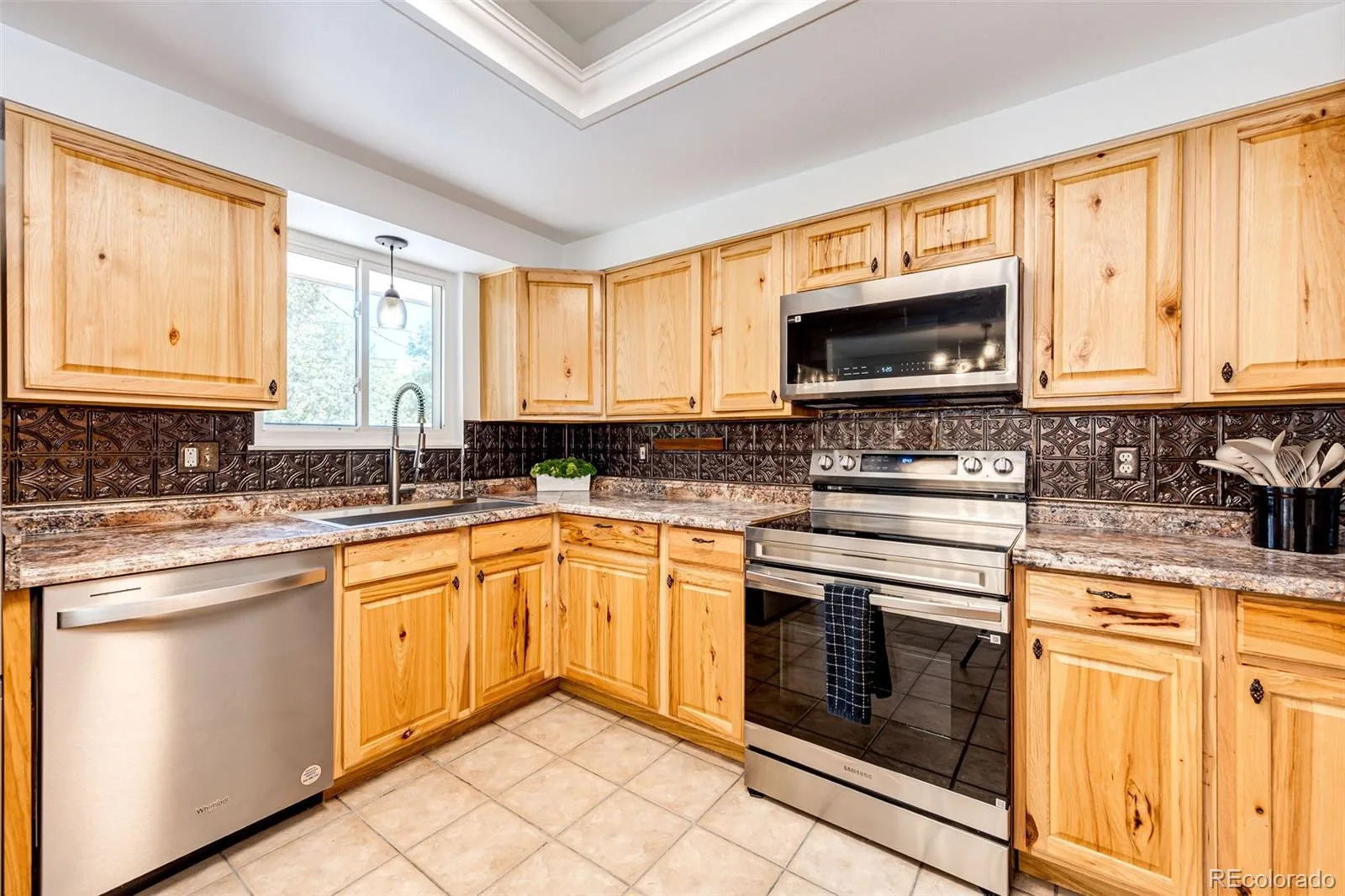 7124 Ingalls Court Arvada CO 80003 | MLS #REC6972975 08212026192855 1600 10