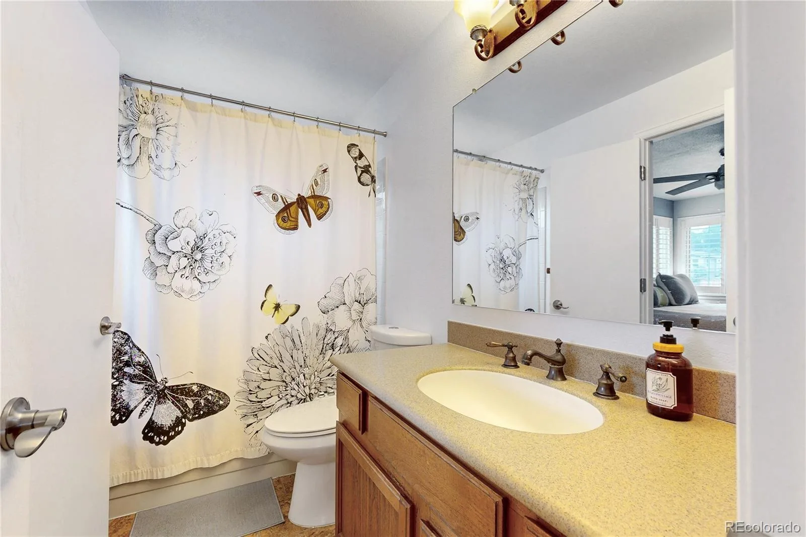 8462 S Upham Way Littleton CO 80128 | MLS #REC6973548 08212026024911 1600 14