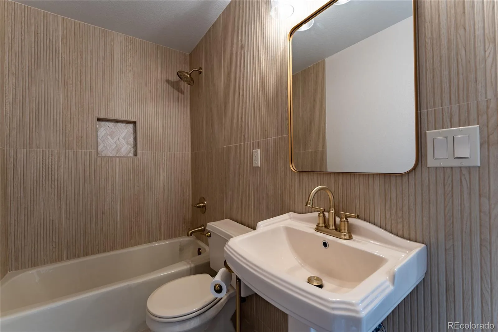 1120 N Bader Court Castle Rock CO 80104 | MLS #REC6973614 08282026230830 1600 15