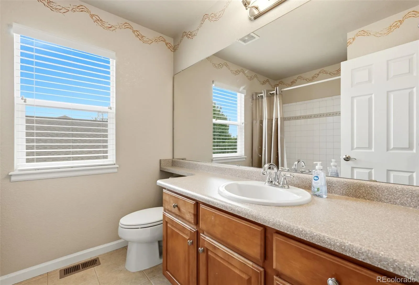 3386 W 126th Drive Broomfield CO 80020 MLS #REC6975147 05212026192557 1600 31