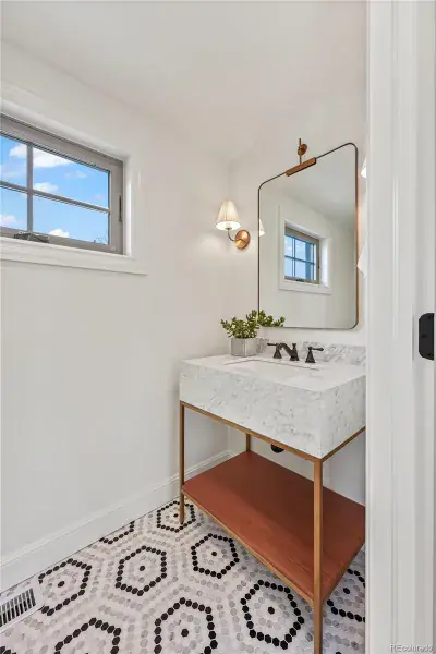 03052026135057 800 33