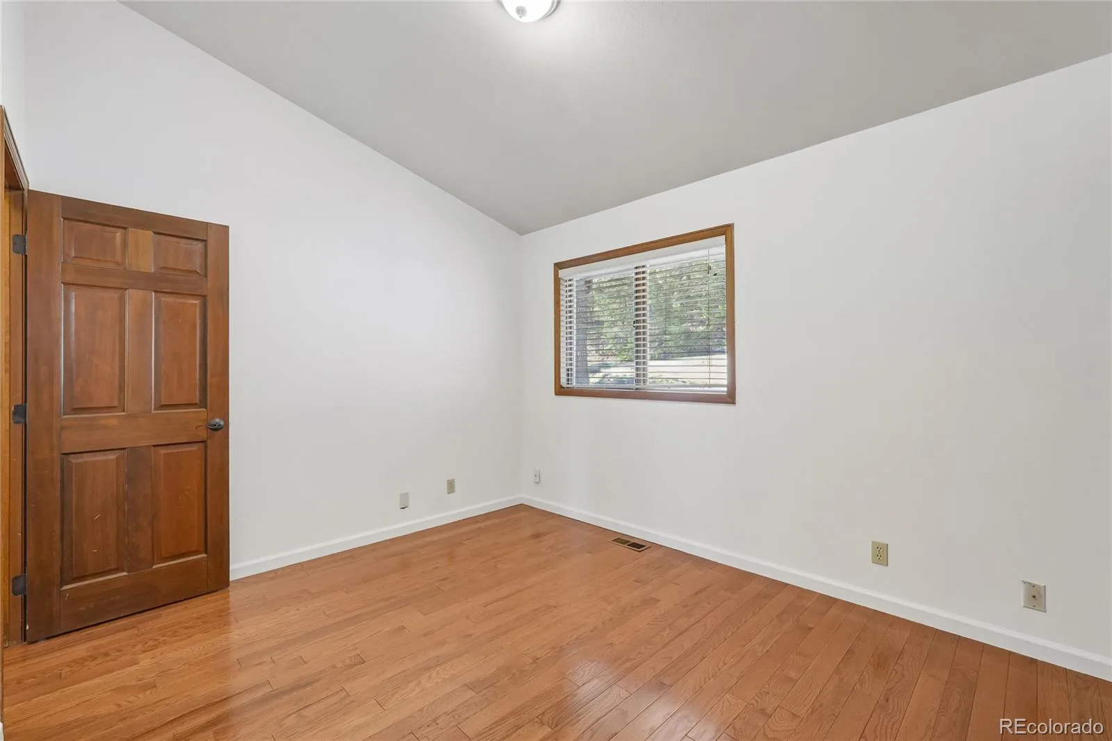 30243 Pine Crest Drive Evergreen CO 80439 | MLS #REC6979616 08172026171710 1600 19