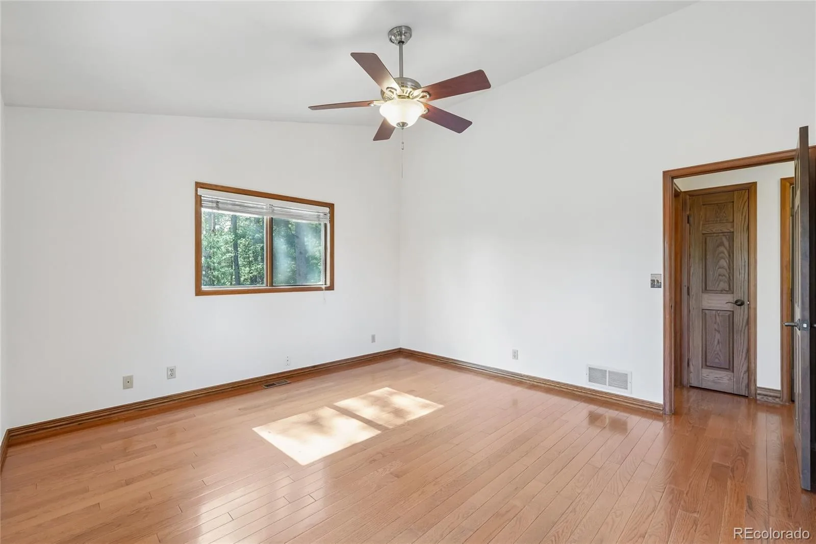 30243 Pine Crest Drive Evergreen CO 80439 | MLS #REC6979616 08172026171710 1600 22