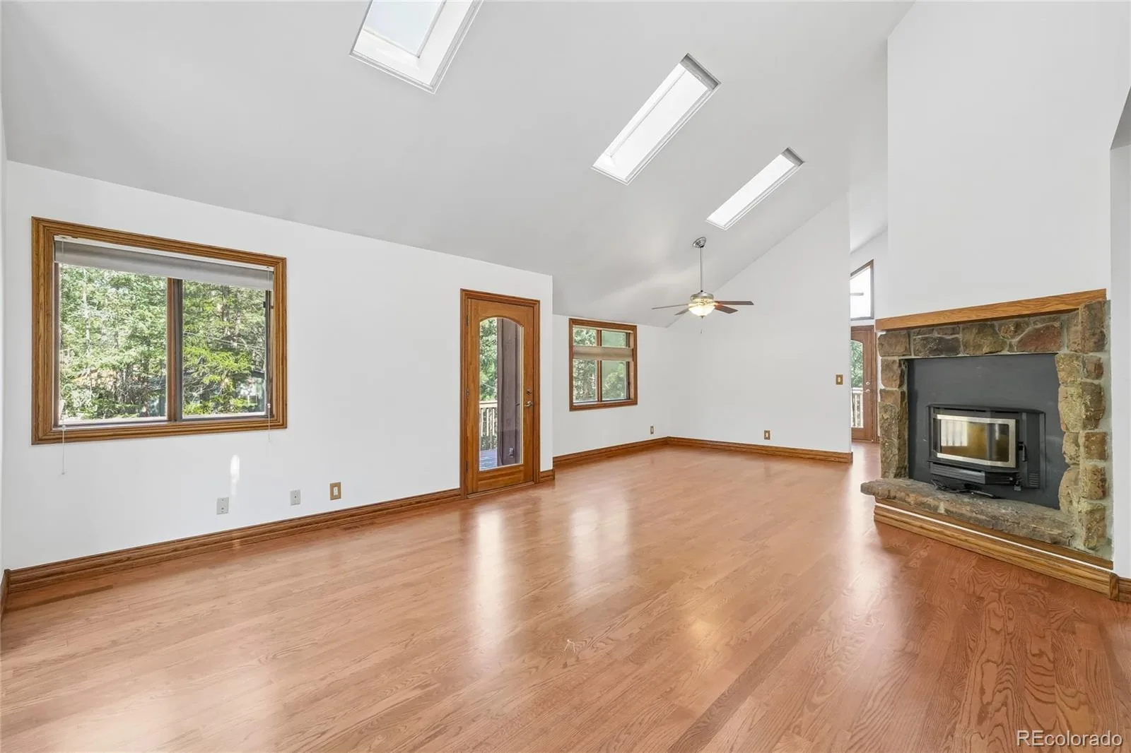 30243 Pine Crest Drive Evergreen CO 80439 | MLS #REC6979616 08172026171710 1600 33