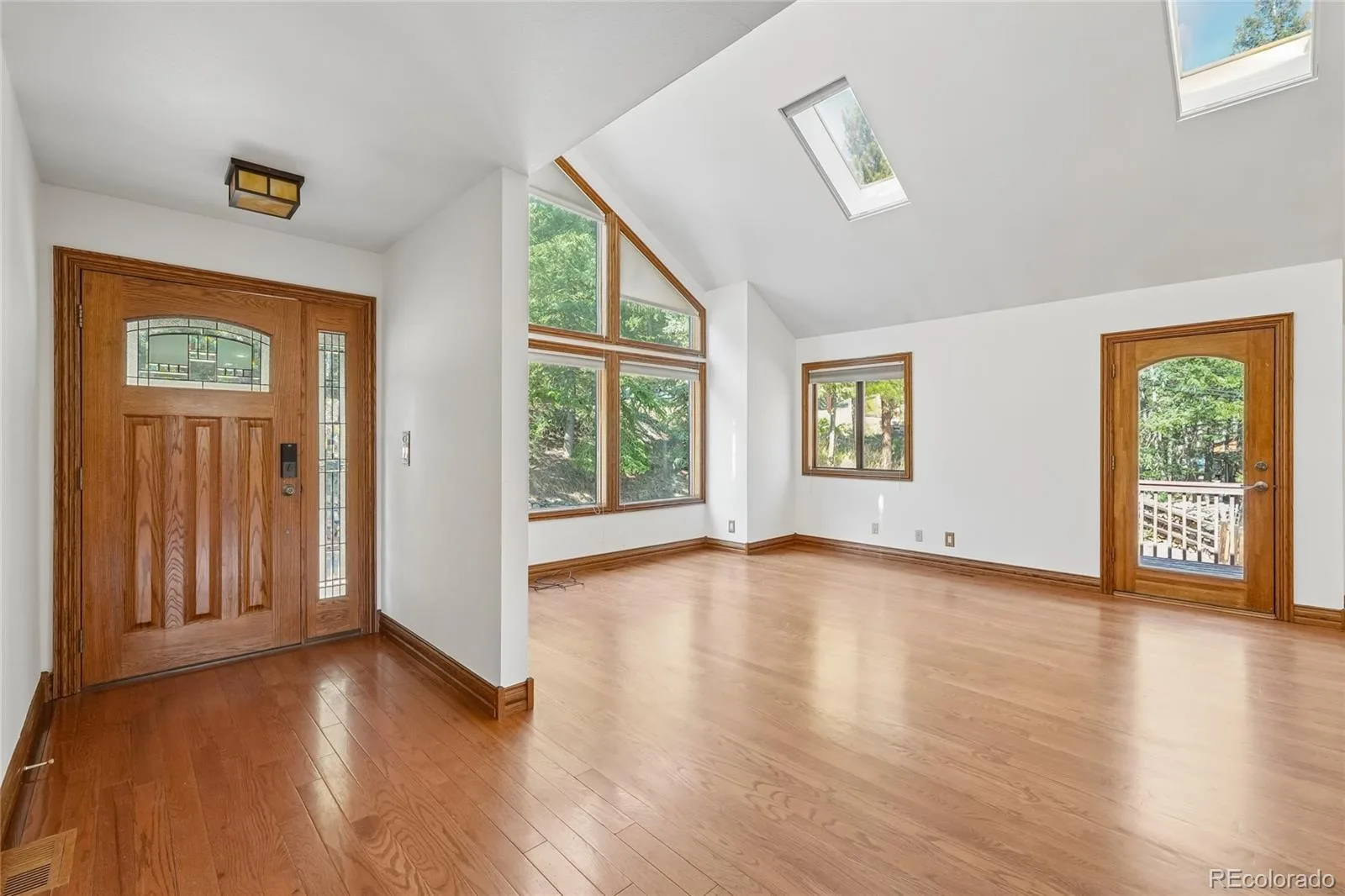 30243 Pine Crest Drive Evergreen CO 80439 | MLS #REC6979616 08172026171710 1600 46