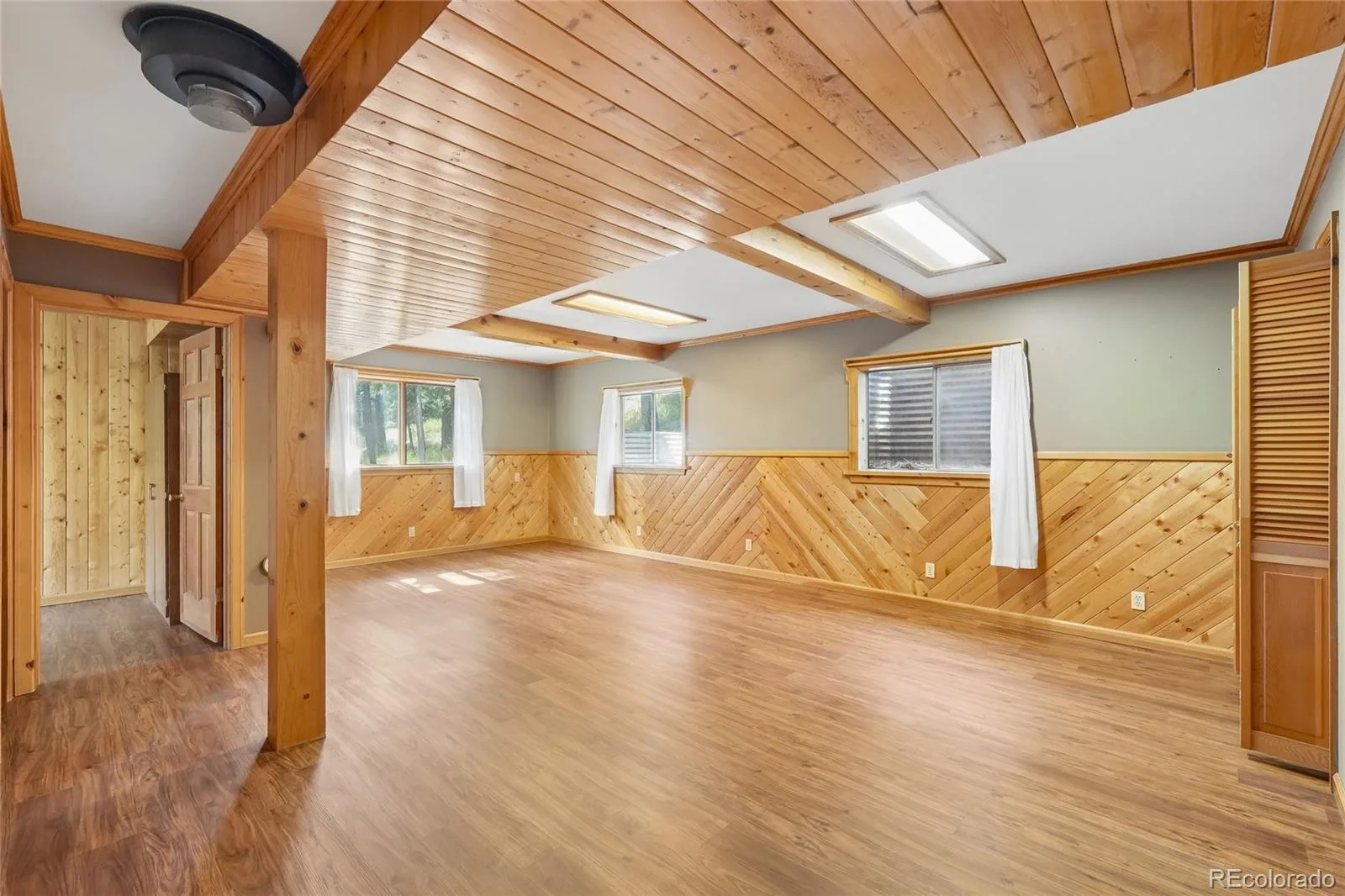 30243 Pine Crest Drive Evergreen CO 80439 | MLS #REC6979616 08172026171710 1600 9