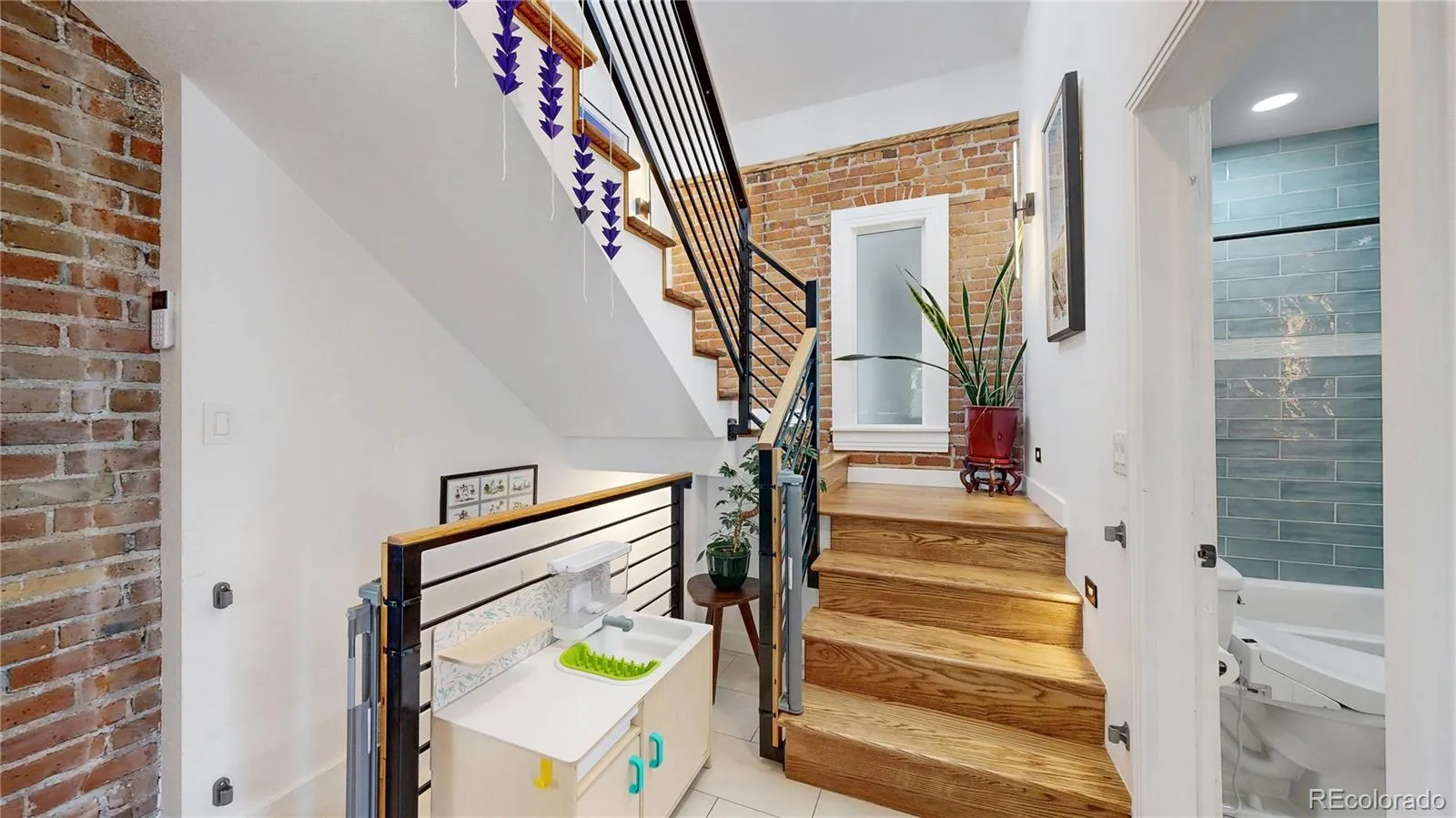 04112026010844 1600 12