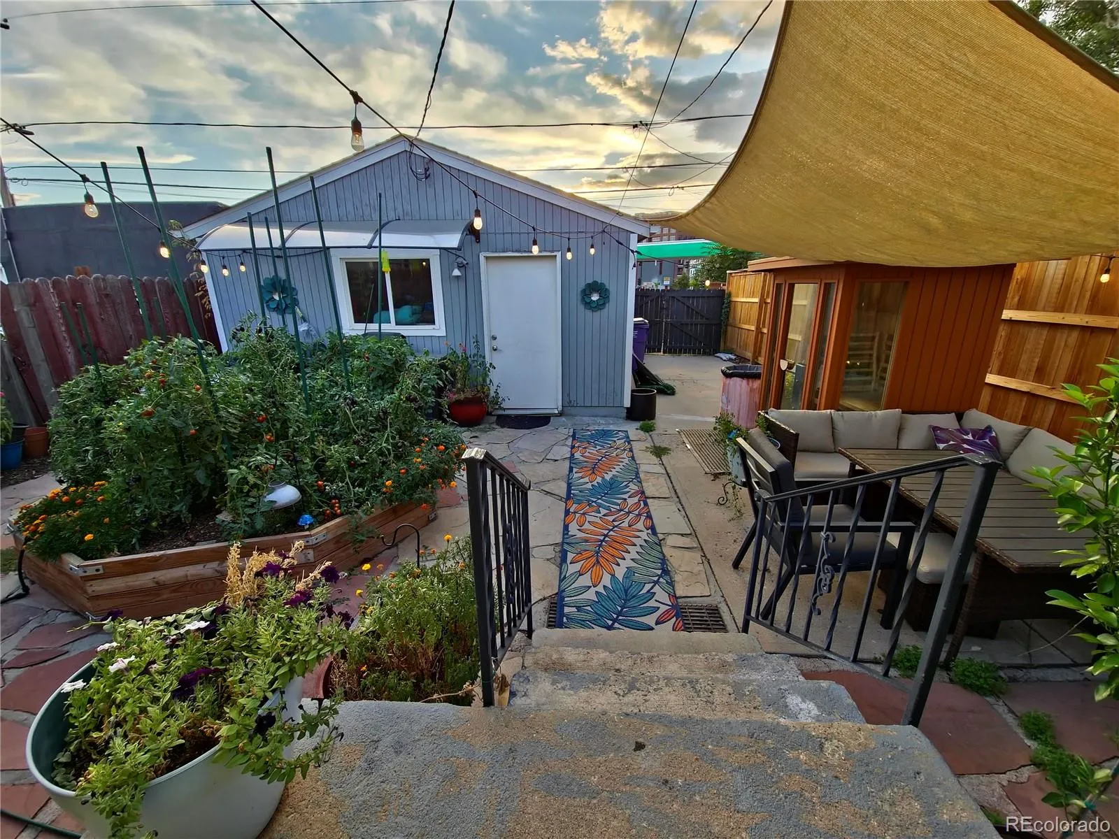 04112026010844 1600 30