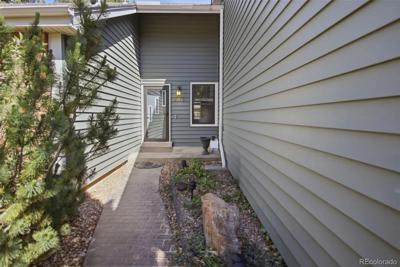 8176 S Newport Way Centennial CO 80112 MLS #REC6982578 05182026192250 1600 1