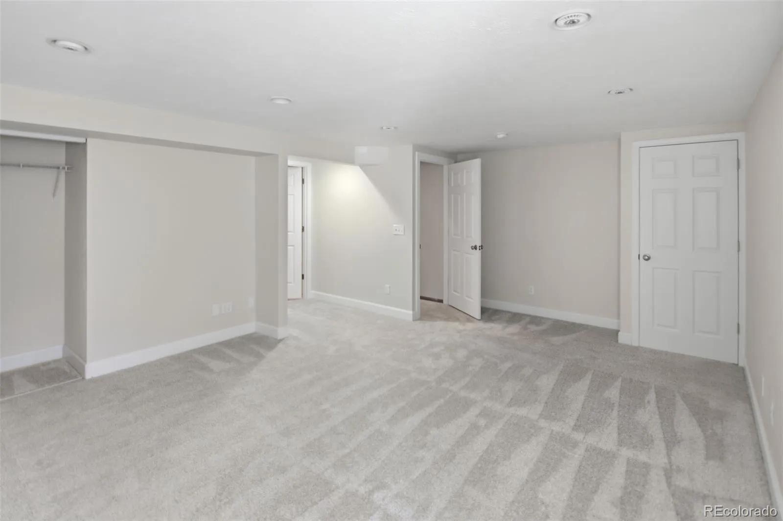 8176 S Newport Way Centennial CO 80112 MLS #REC6982578 05182026192250 1600 21