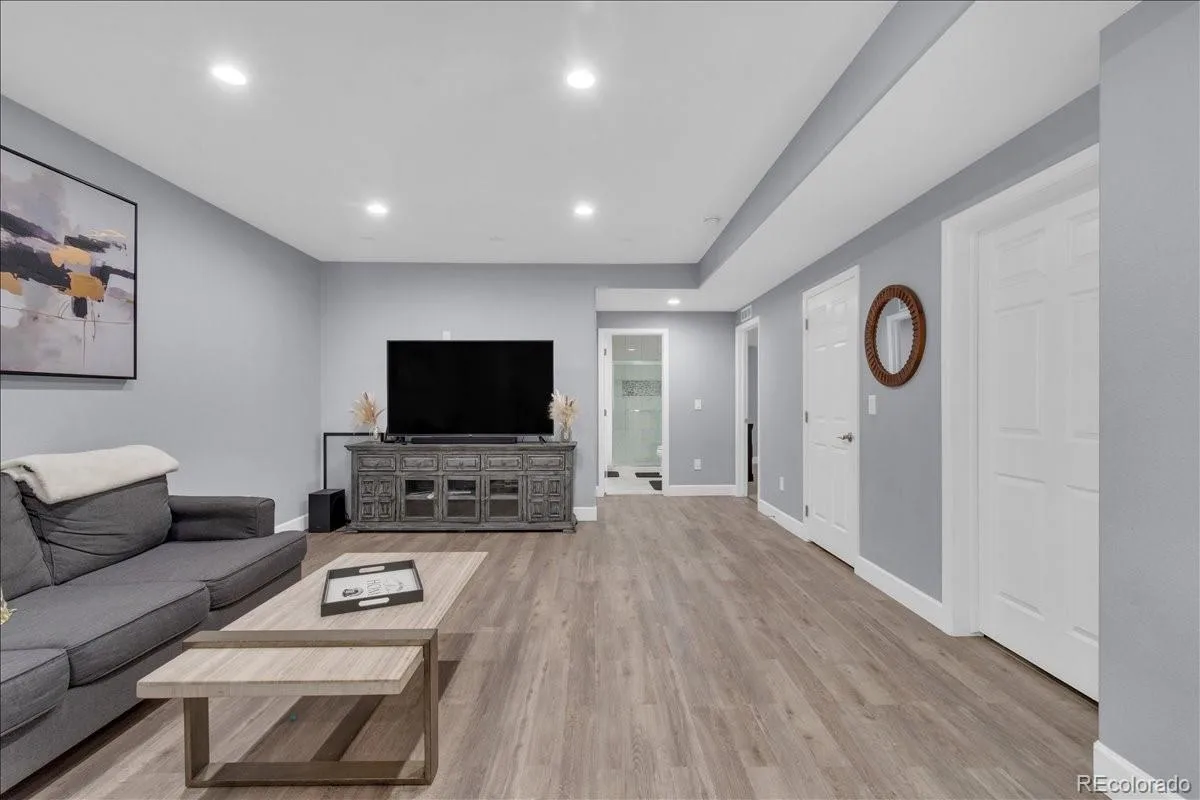 413 N De Gaulle Court Aurora CO 80018 | MLS #REC6984493 08062026161127 1200 21