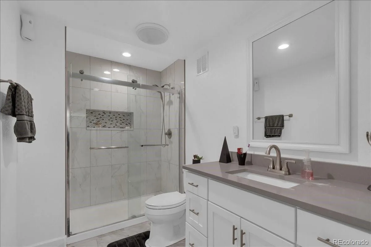 413 N De Gaulle Court Aurora CO 80018 | MLS #REC6984493 08062026161127 1200 31