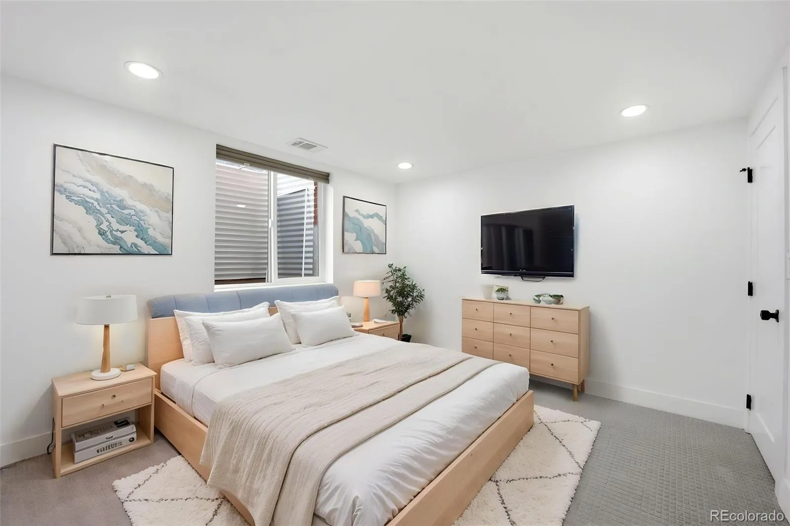 04142026181403 1600 40