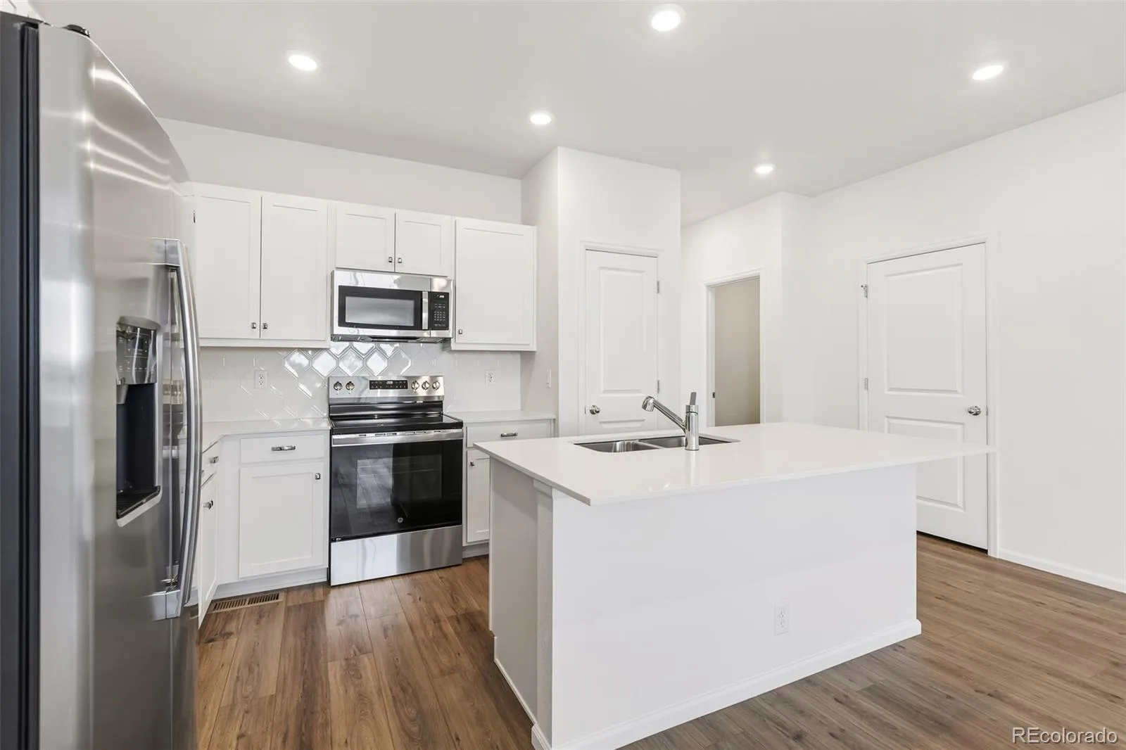 24246 E 53rd Drive Aurora CO 80019 | MLS #REC6988698 06092026043456 1600 11