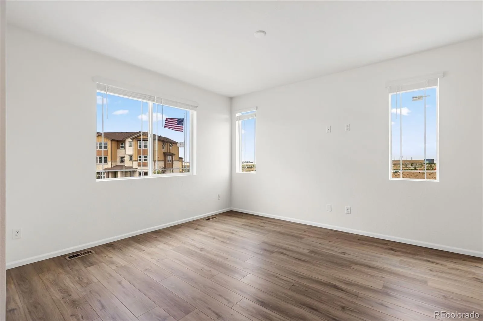 24246 E 53rd Drive Aurora CO 80019 | MLS #REC6988698 06092026043456 1600 16