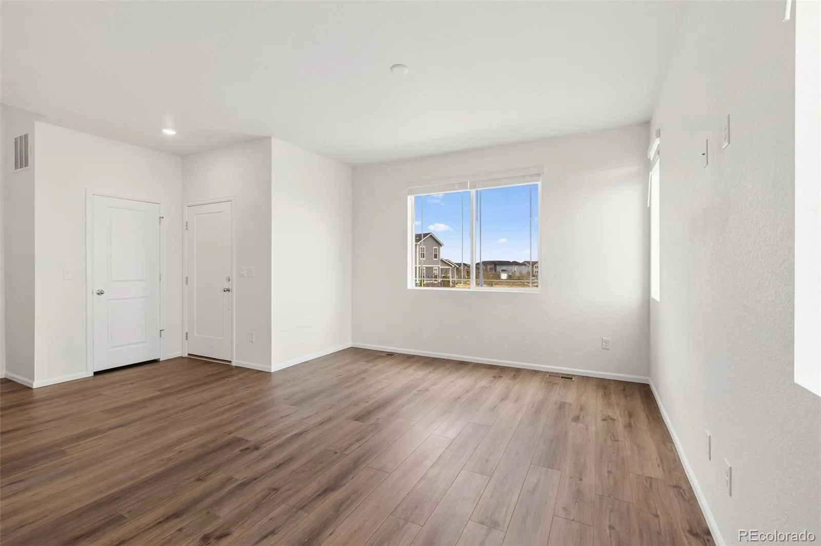 24246 E 53rd Drive Aurora CO 80019 | MLS #REC6988698 06092026043456 1600 18