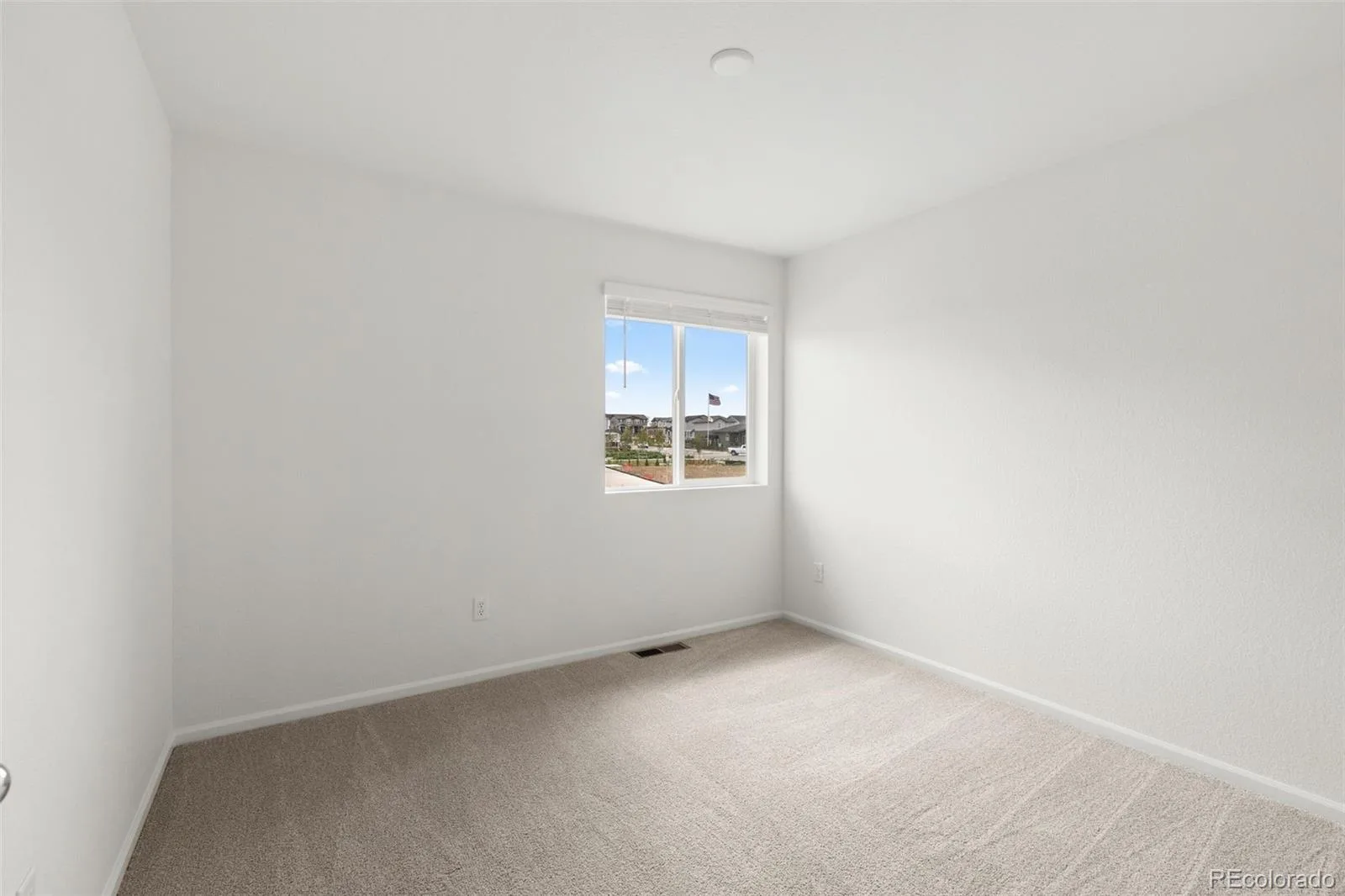 24246 E 53rd Drive Aurora CO 80019 | MLS #REC6988698 06092026043456 1600 23