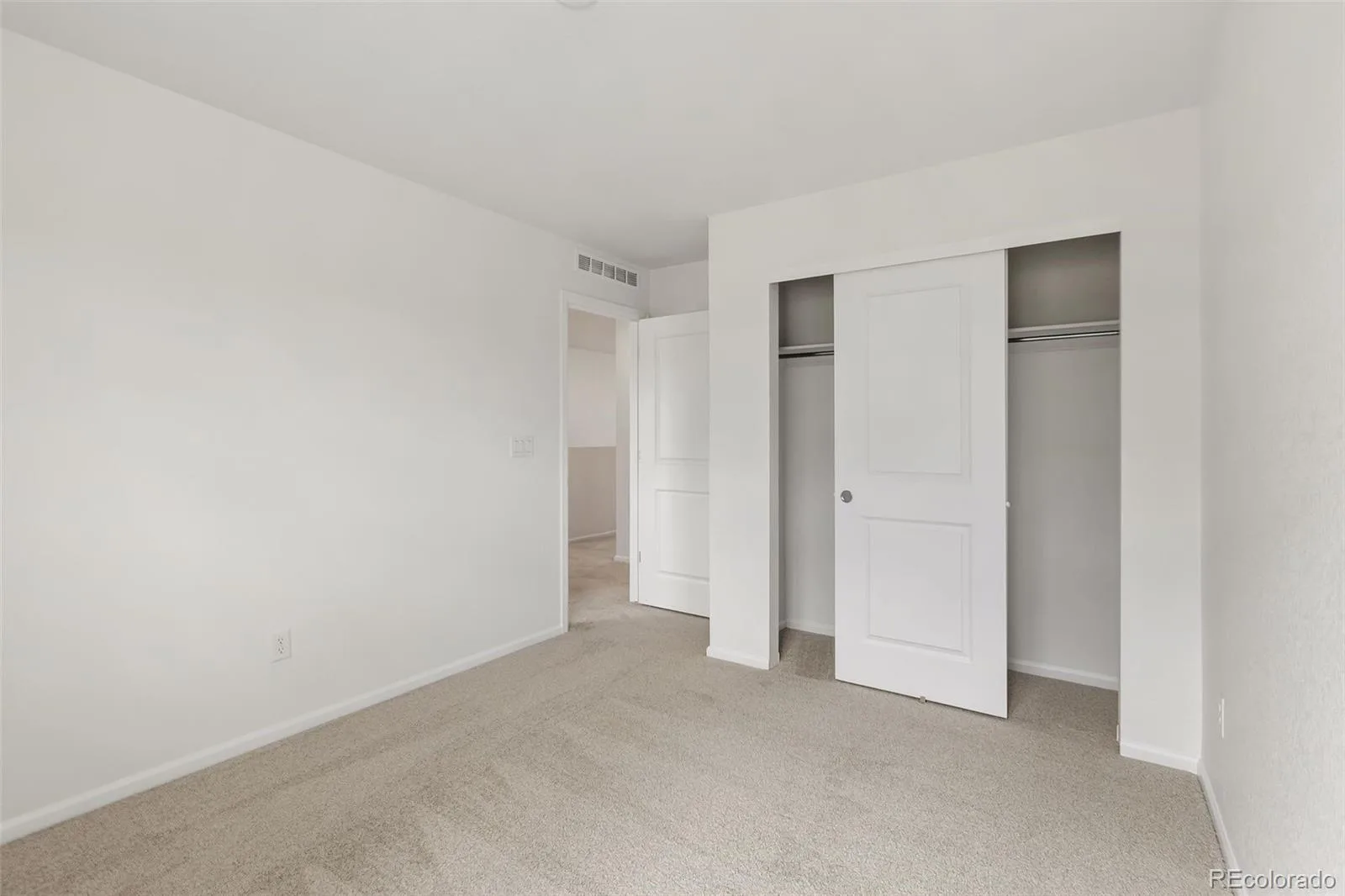 24246 E 53rd Drive Aurora CO 80019 | MLS #REC6988698 06092026043456 1600 26