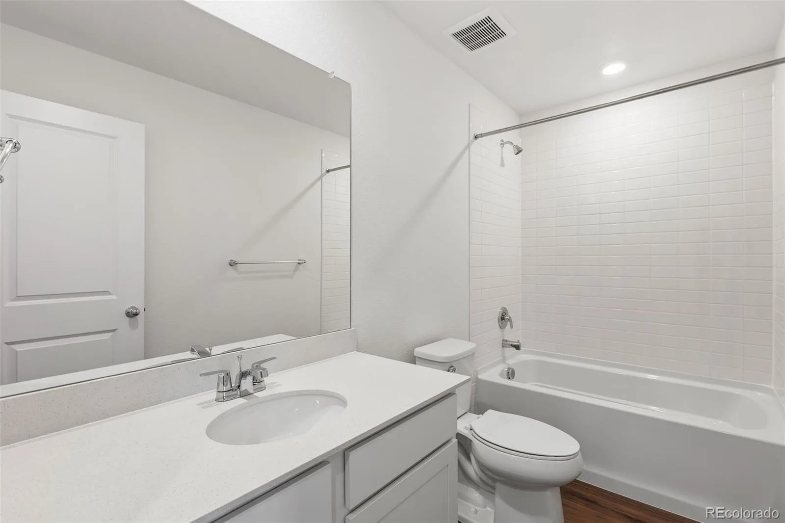 24246 E 53rd Drive Aurora CO 80019 | MLS #REC6988698 06092026043456 1600 27