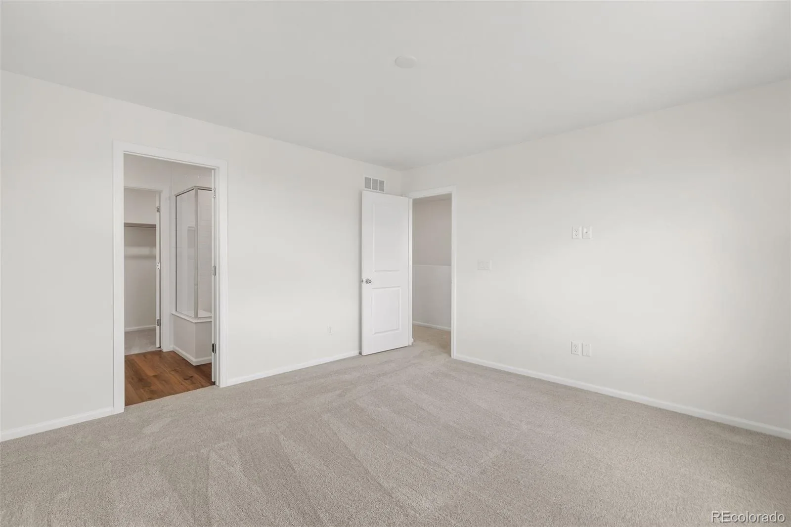 24246 E 53rd Drive Aurora CO 80019 | MLS #REC6988698 06092026043456 1600 31