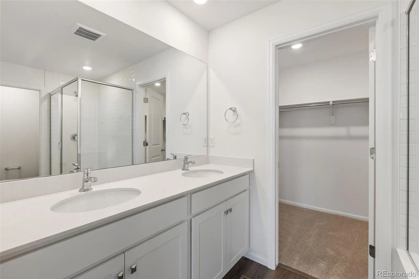 24246 E 53rd Drive Aurora CO 80019 | MLS #REC6988698 06092026043456 1600 32