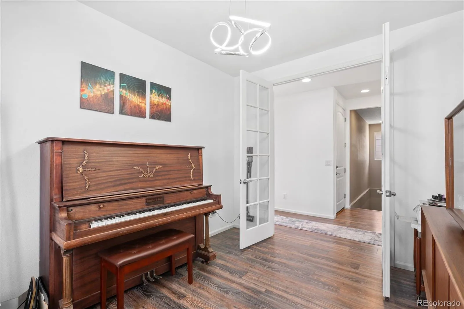 04212026210401 1600 23