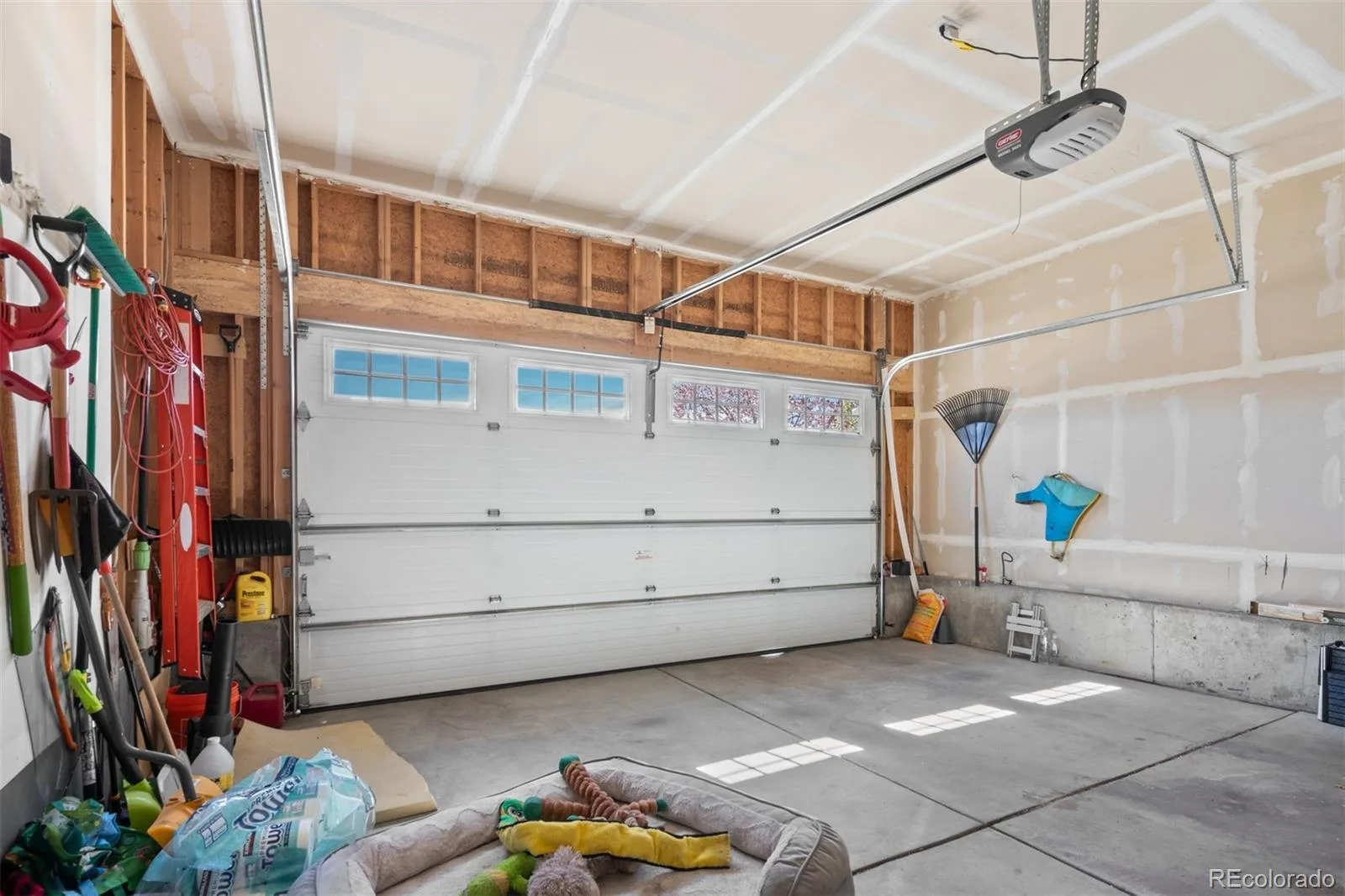 15904 Elizabeth Street Thornton CO 80602 | MLS #REC6988708 08182026195513 1600 26