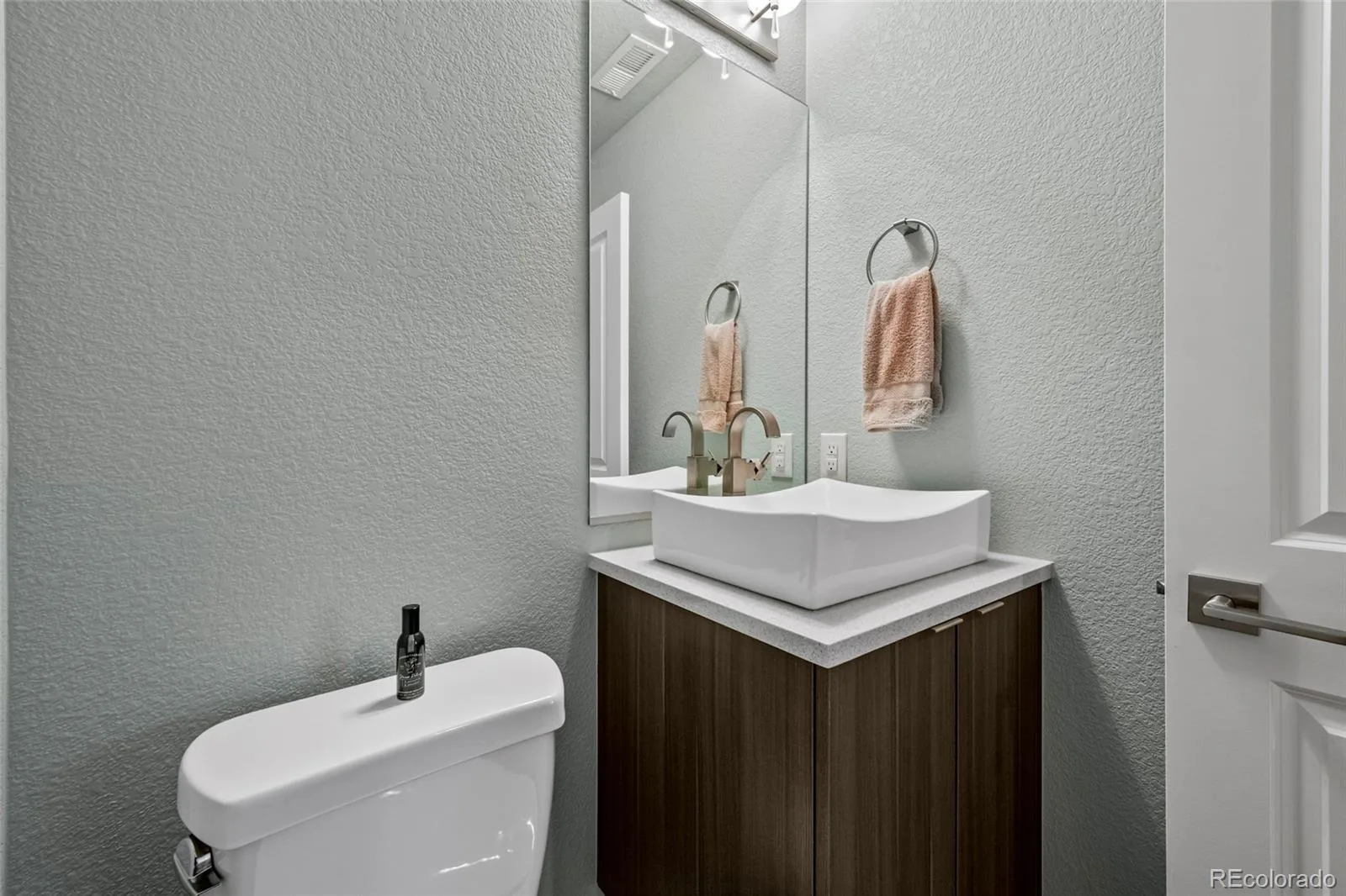 1821 Irving Street #104 Denver CO 80204 | MLS #REC6988952 09252026213355 1600 16