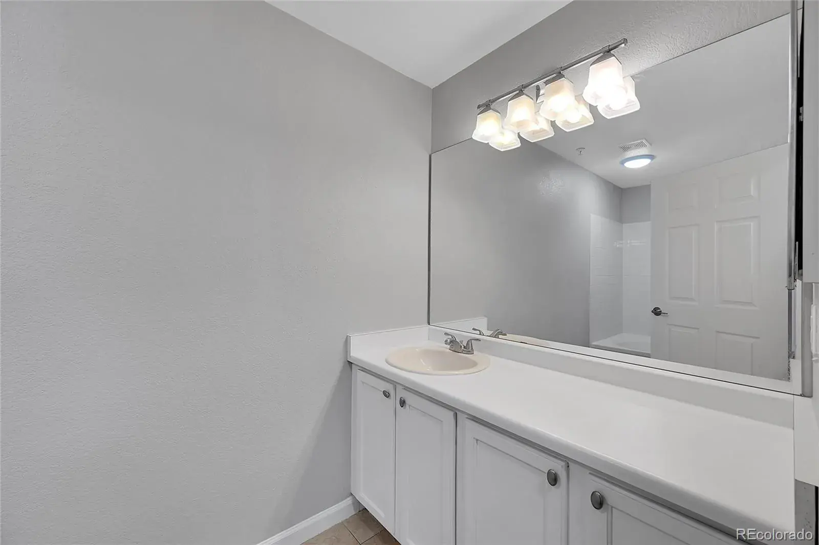 8707 E Florida Avenue #103 Denver CO 80247 MLS #REC6989499 11142025221302 1600 18