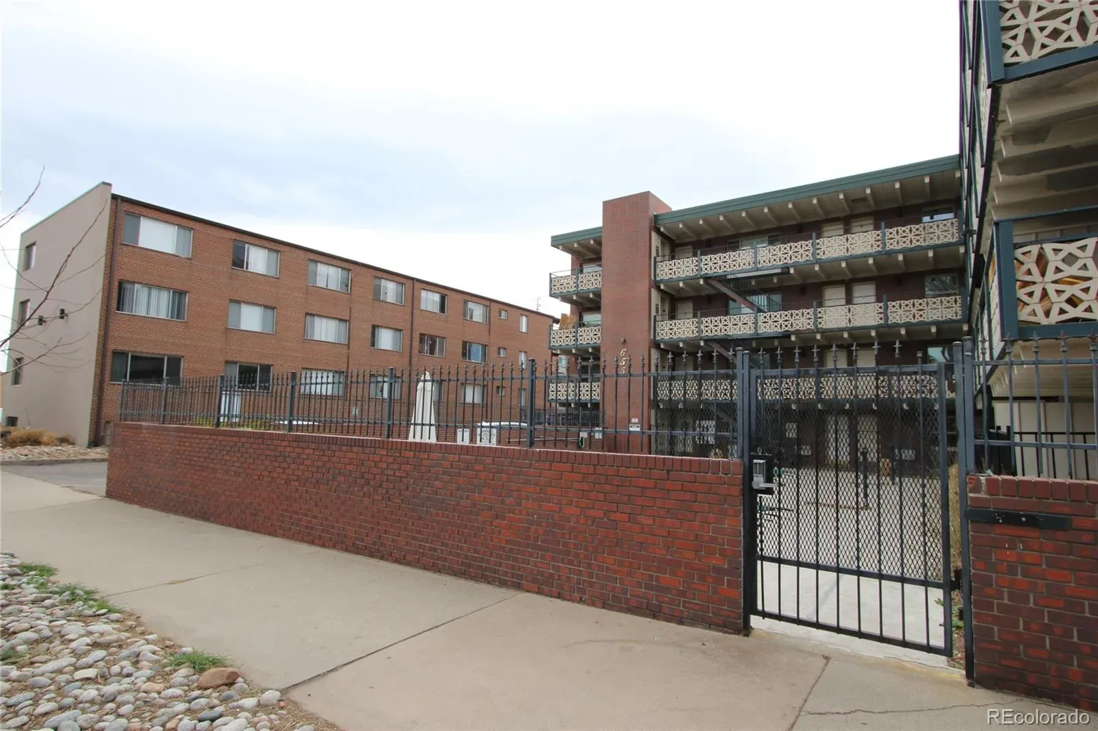 655 N Pearl Street #103 Denver CO 80203 MLS #REC6990429 03182026233705 1600 11