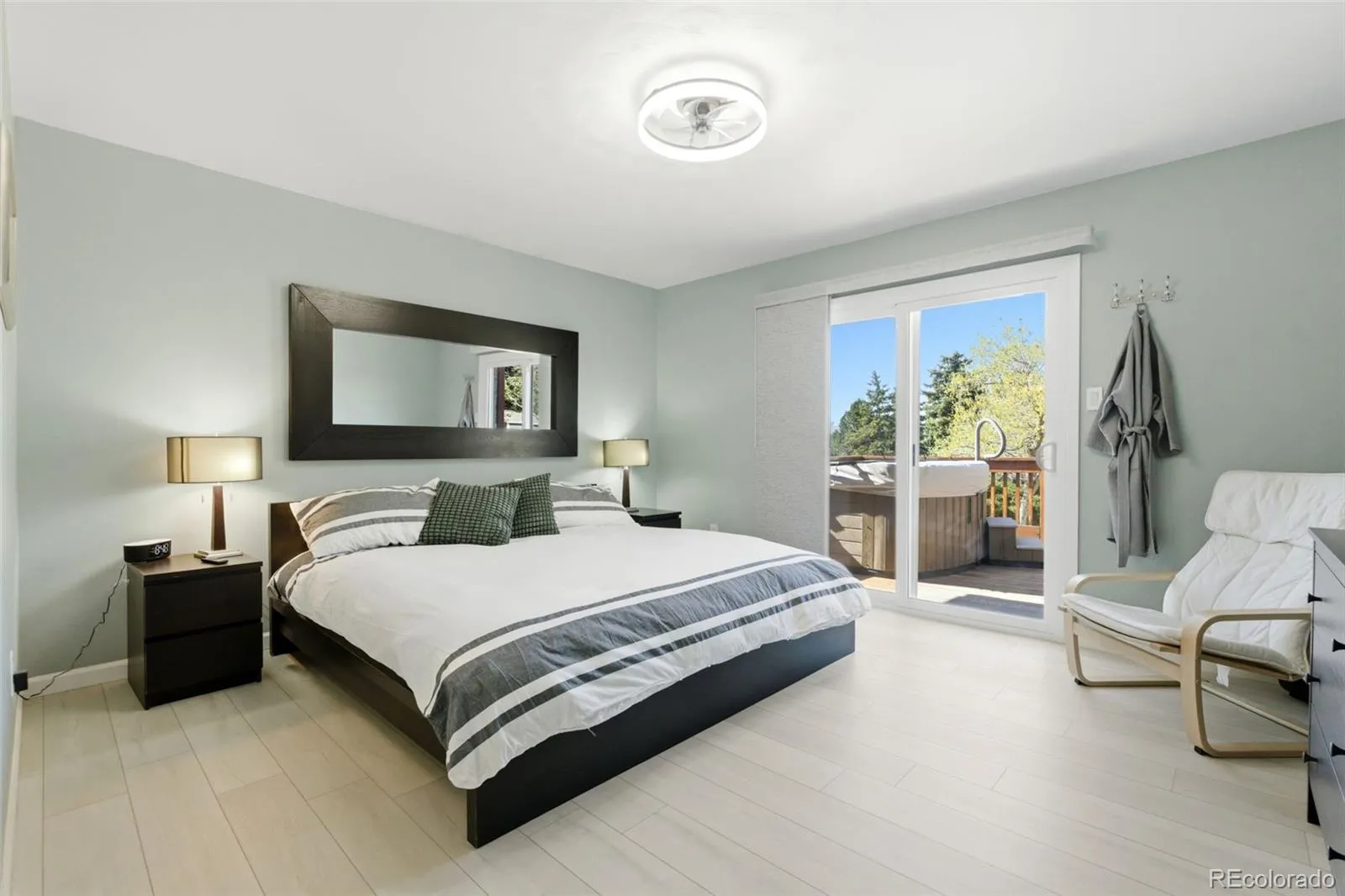 04102026152626 1600 25