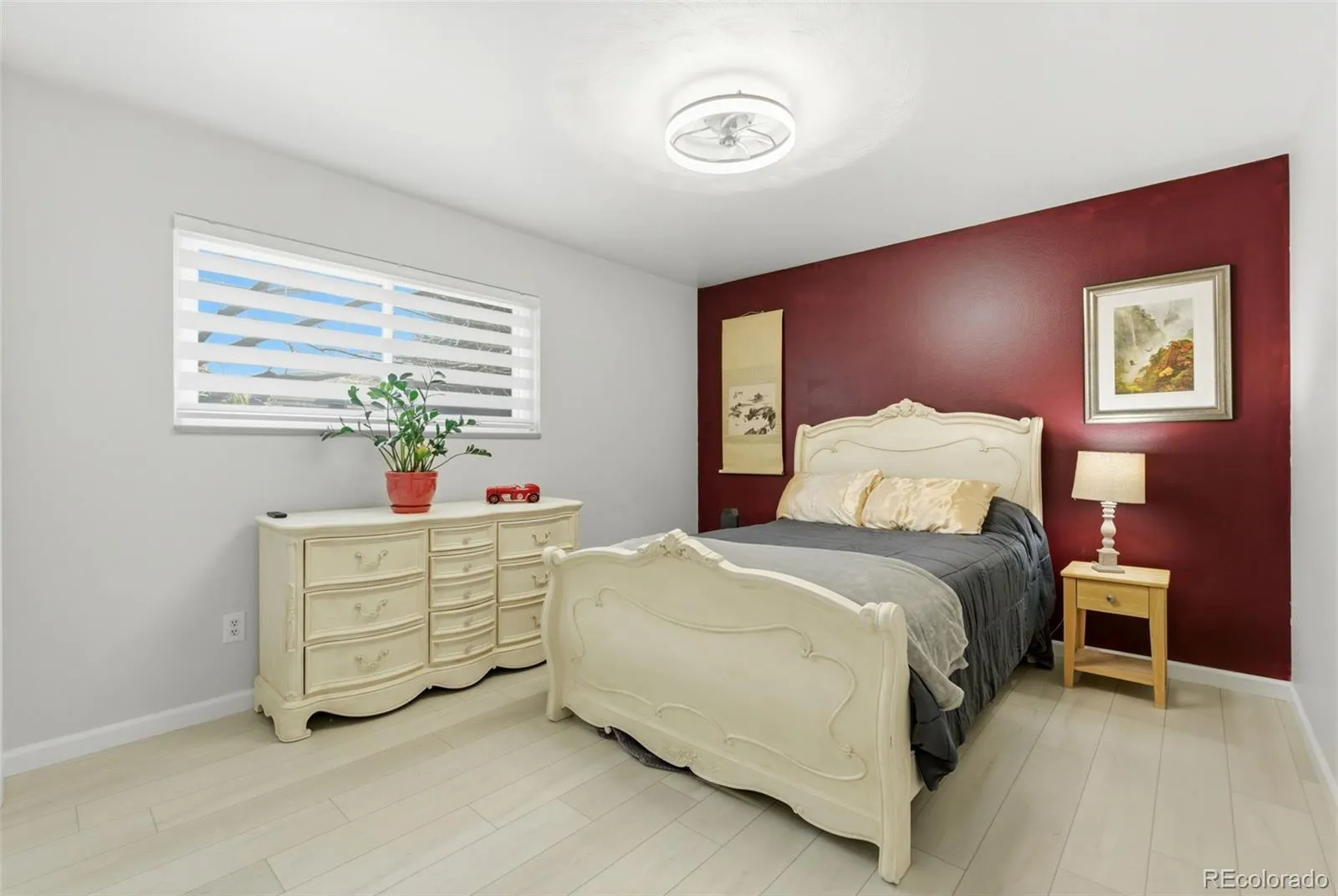 04102026152626 1600 30