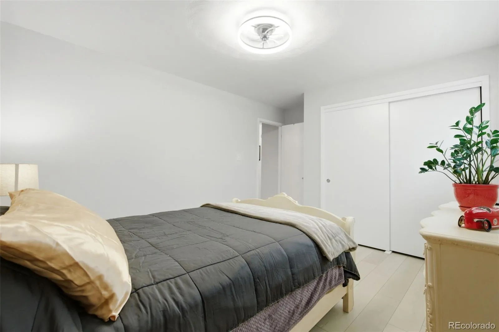 04102026152626 1600 31