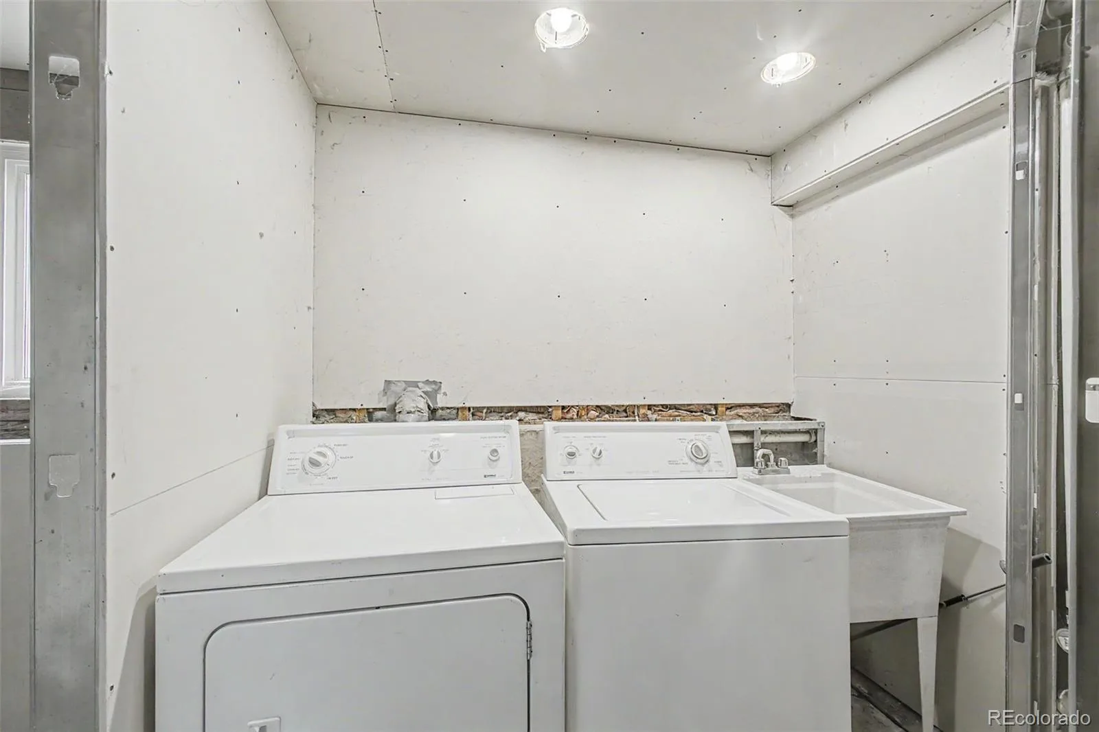3009 S Dayton Court Denver CO 80231 | MLS #REC6994860 08052026070143 1600 24